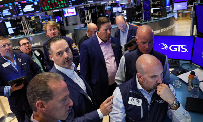 N.Y.S.E. Trading Glitch Briefly Sends Some Shares on Wild Ride N.Y.S.E. Trading Glitch Briefly Sends Some Shares on Wild Ride
