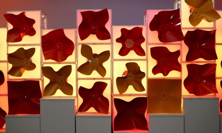 Swarm Garden brings robotic flowers to life Swarm Garden brings robotic flowers to life