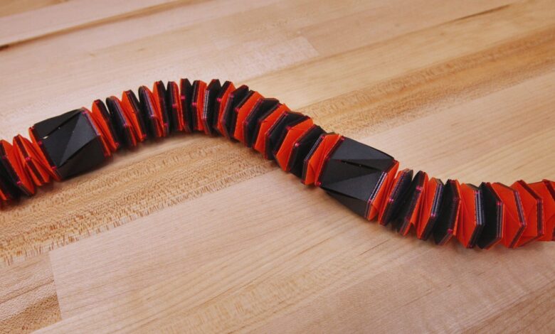 A Soft Robot that Crawls like a Caterpillar A Soft Robot that Crawls like a Caterpillar