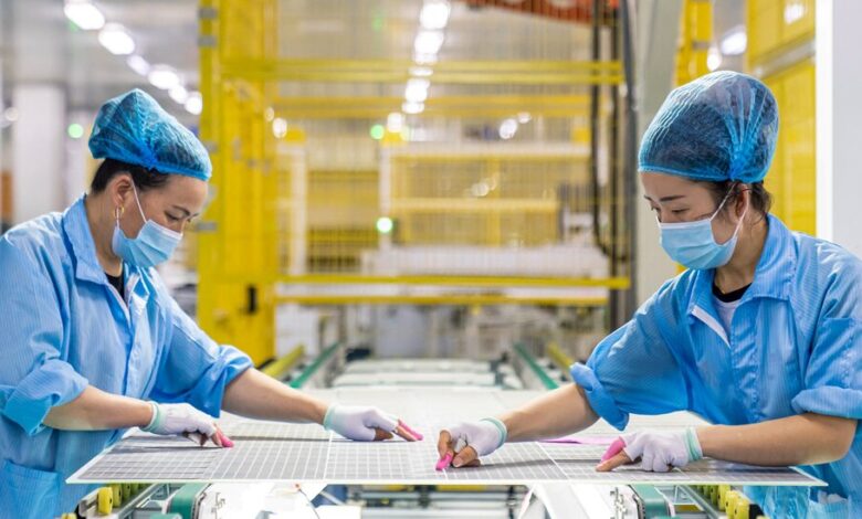 U.S. Adds Tariffs to Shield Struggling Solar Industry U.S. Adds Tariffs to Shield Struggling Solar Industry