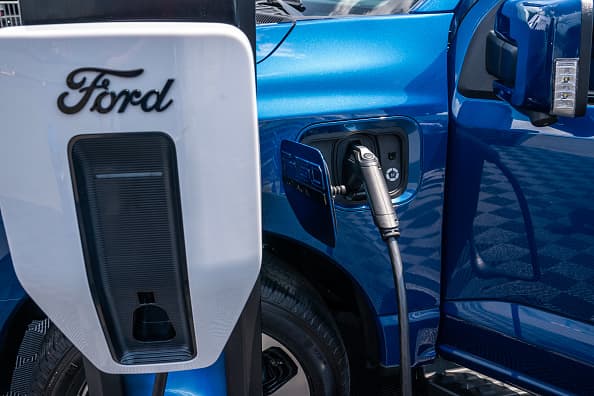Ford ends EV dealership program Ford ends EV dealership program