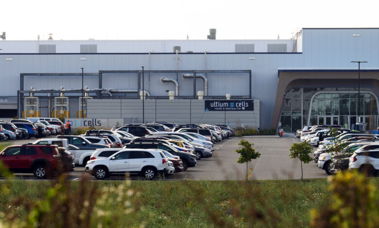 U.A.W. Reaches Accord on Pay and Safety at E.V. Battery Plant U.A.W. Reaches Accord on Pay and Safety at E.V. Battery Plant