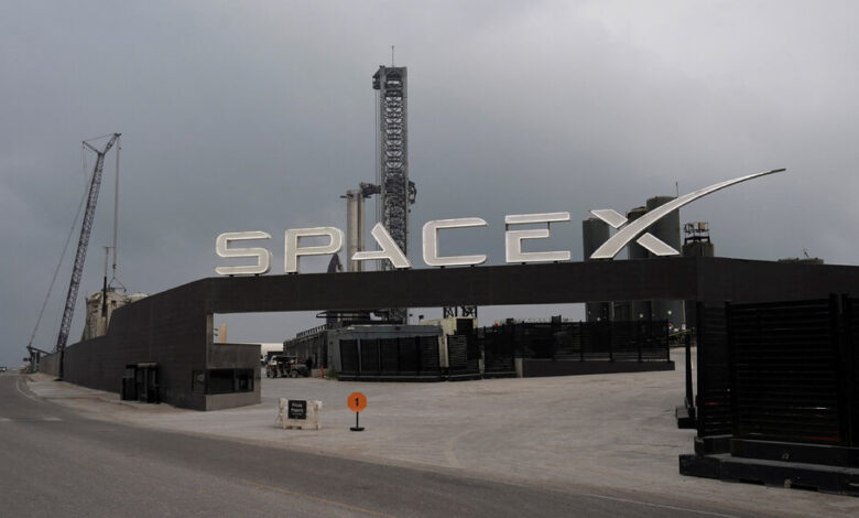 SpaceX Is Sued by Employees Fired After Criticizing Musk SpaceX Is Sued by Employees Fired After Criticizing Musk