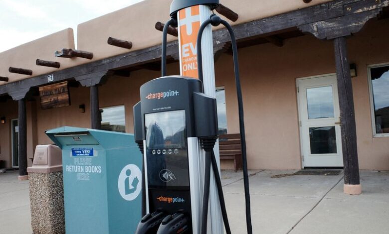 Democrat calls only 7 EV-charging stations deployed under US program ‘pathetic’ Democrat calls only 7 EV-charging stations deployed under US program ‘pathetic’