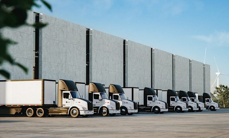 Einride orders 150 Peterbilt 579EV electric semi trucks for US fleet Einride orders 150 Peterbilt 579EV electric semi trucks for US fleet