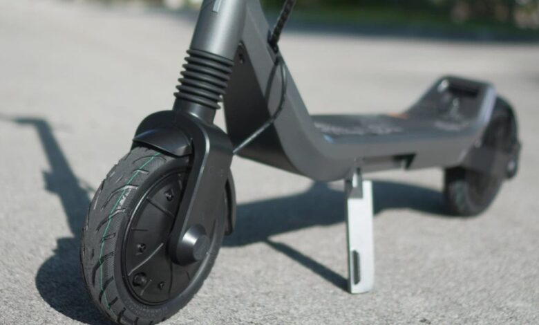 Is it a fast, premium electric scooter on a budget? Is it a fast, premium electric scooter on a budget?