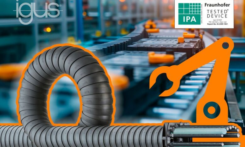 Igus develops first robotic energy chain for dry cleanroom Igus develops first robotic energy chain for dry cleanroom