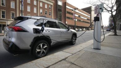 Democrat slams ‘pathetic’ progress on EV charger installations