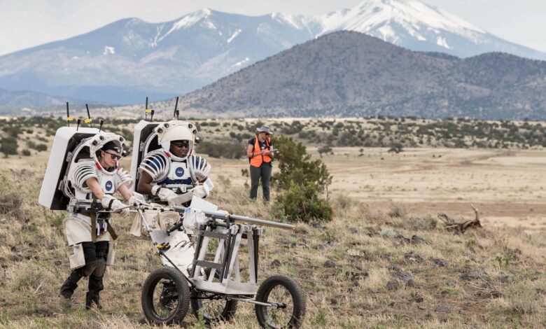 Robots, Rocks, and the Geologists of the Future Robots, Rocks, and the Geologists of the Future