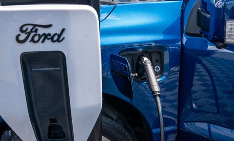 Ford ends EV dealership program that required hefty investment to sell electric models – NBC Chicago Ford ends EV dealership program that required hefty investment to sell electric models – NBC Chicago