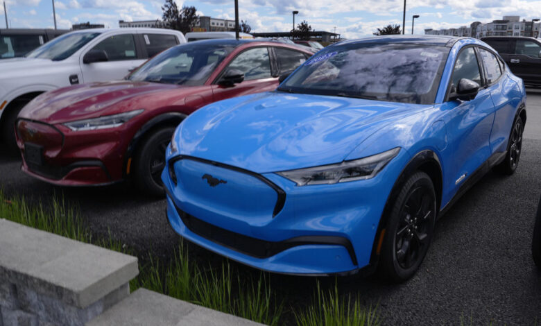 Why automakers are backtracking on their ambitious EV game plans Why automakers are backtracking on their ambitious EV game plans