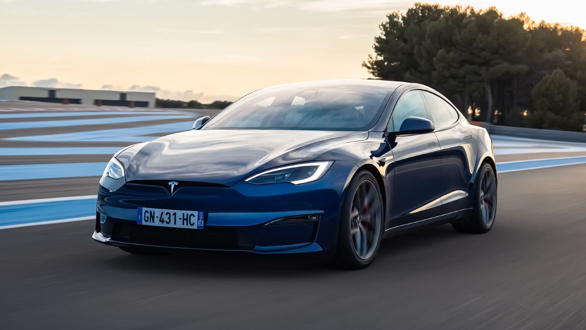 tesla-model-s-plaid blue