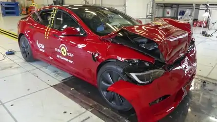 2022 Tesla Model S Euro NCAP Crash Test