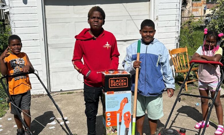 Community donates equipment to 13-year-old Toledo entrepreneur after his lawnmower was stolen Community donates equipment to 13-year-old Toledo entrepreneur after his lawnmower was stolen
