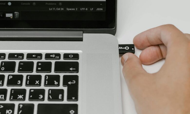 New report on FTSE 100 companies highlights 3rd-party supply chain cybersecurity risk New report on FTSE 100 companies highlights 3rd-party supply chain cybersecurity risk