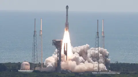 Reuters Atlas rocket leaves Earth