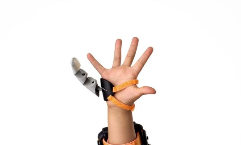 Cambridge Scientists Devise Robotic Extra ‘Third Thumb’ You Can Work As Extra Digit | Cambridge Scientists Devise Robotic Extra ‘Third Thumb’ You Can Work As Extra Digit |