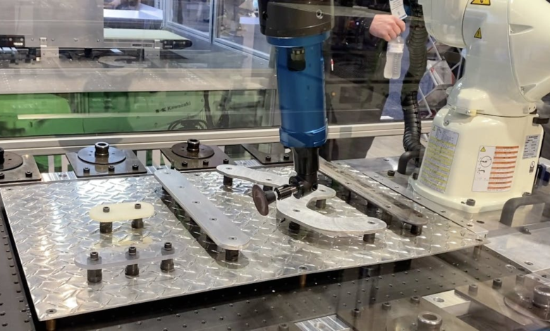 Kawasaki Robotics Announces New Cobot Line and Use of Off-the-Shelf Tools Kawasaki Robotics Announces New Cobot Line and Use of Off-the-Shelf Tools
