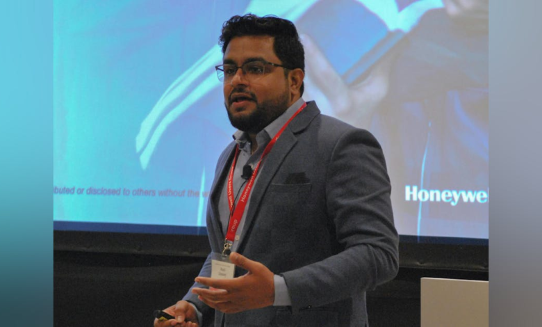 Generative AI assists field personnel Generative AI assists field personnel