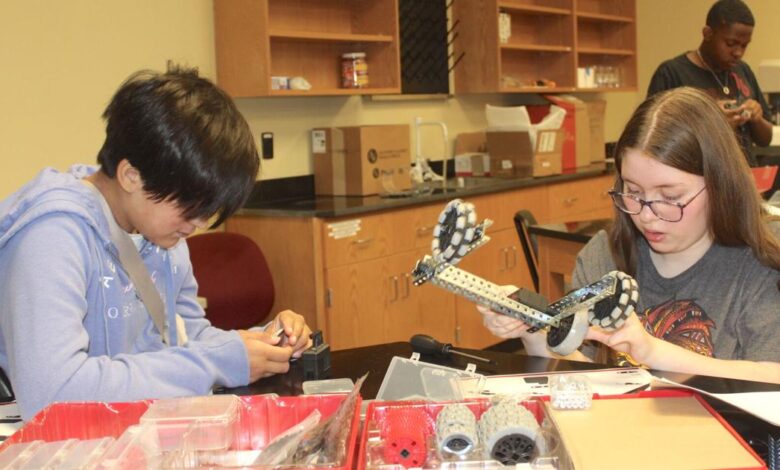 CAMPING WITH ROBOTS: NSU opens students’ minds to STEM | News CAMPING WITH ROBOTS: NSU opens students’ minds to STEM | News
