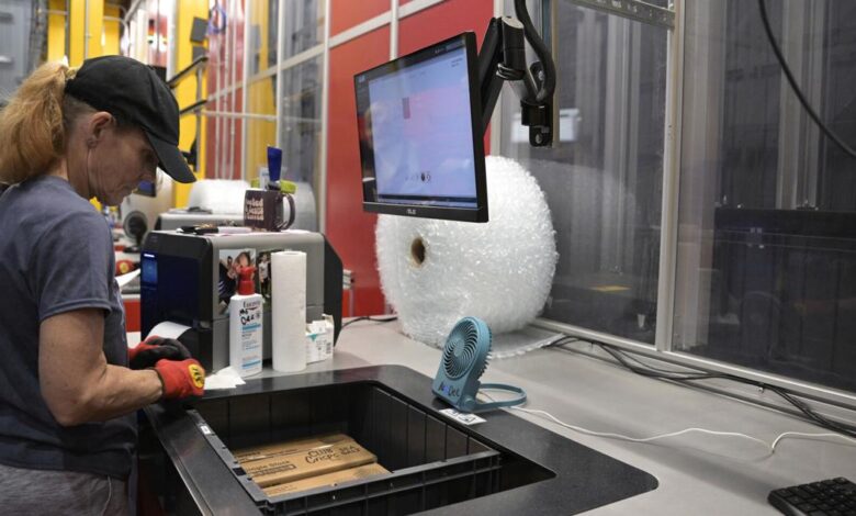 Imperial Trading in Louisiana uses robots to fill orders | Business News Imperial Trading in Louisiana uses robots to fill orders | Business News