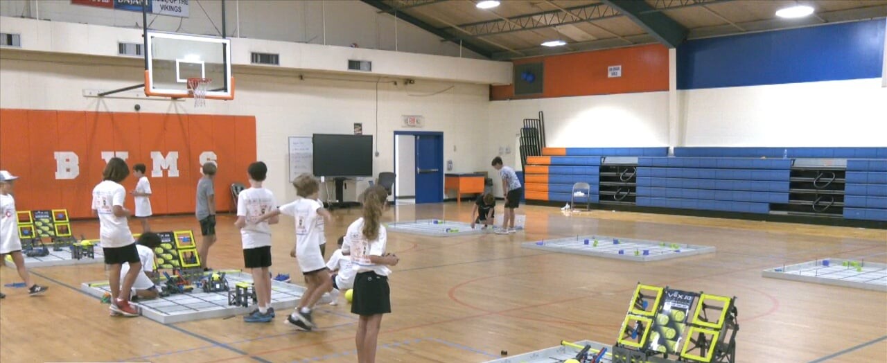 Robotics Comp Teams compete in robotics competition - Europeantech