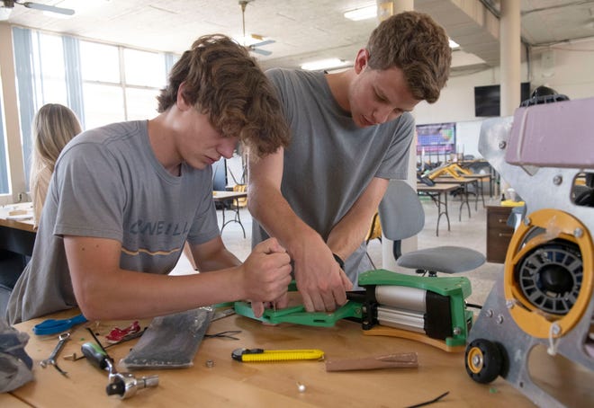 Catholic High heading to Tenn. to compete in national robotics event.