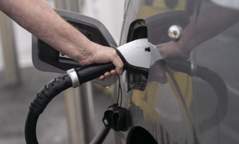 Sales of new electric cars outperform market Sales of new electric cars outperform market