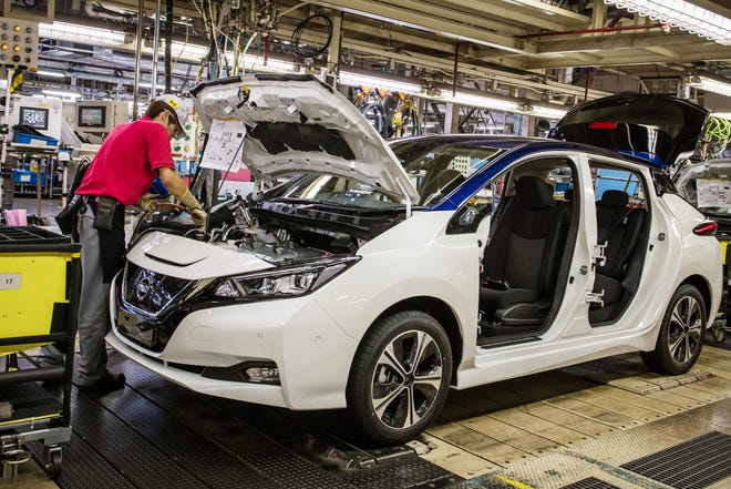 The Nissan LEAF has been completely reinvented, combining greater range with a dynamic new design and advanced technologies, representing Nissan’s technological leadership.