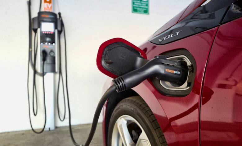 St. Paul to add electric vehicle network on East Side St. Paul to add electric vehicle network on East Side