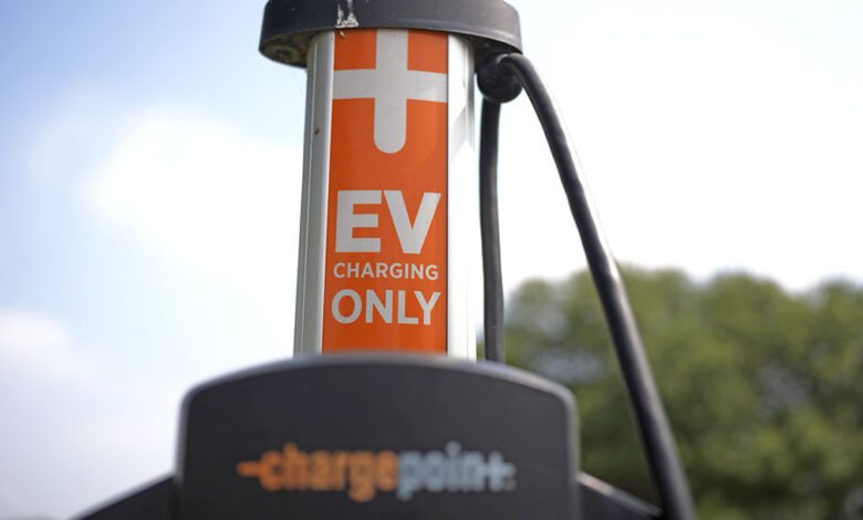 Many Americans are still shying away from EVs despite Biden’s push Many Americans are still shying away from EVs despite Biden’s push