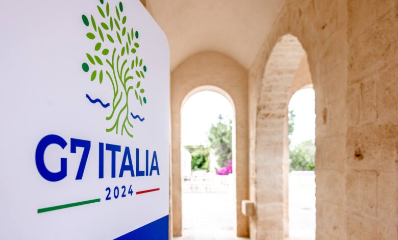 Pope Francis endorses Artificial Intelligence, but warns only people can make decisions Pope Francis endorses Artificial Intelligence, but warns only people can make decisions