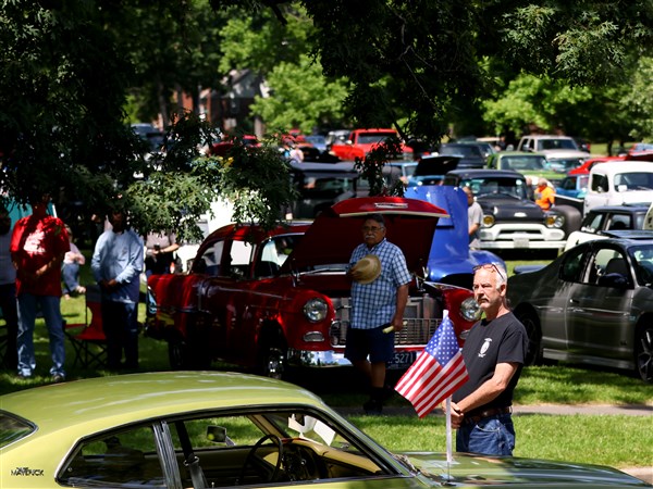 Cops and Rodders car-and-bike show fosters automobile-loving community