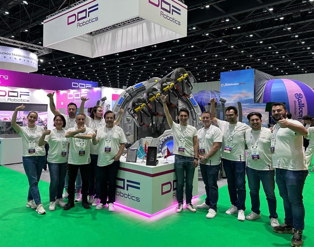 DOF Robotics wins IAAPA Brass Ring Best Exhibit team