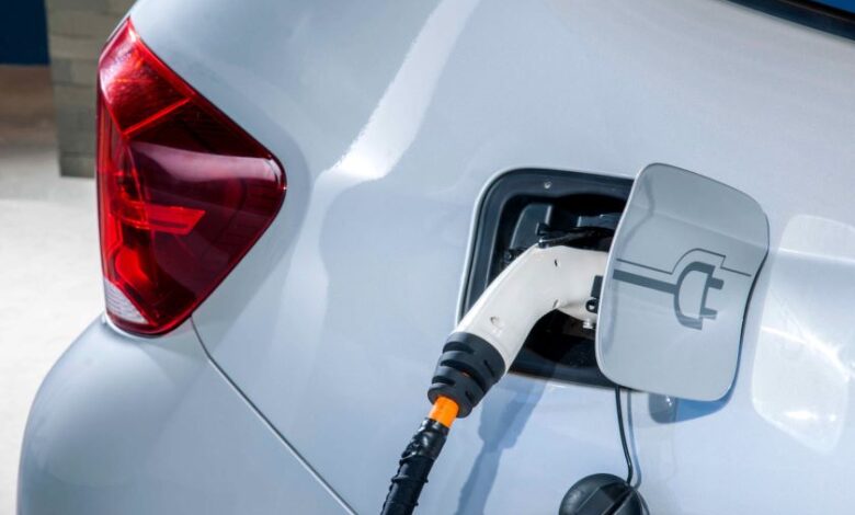 Fewer consumers ready to buy all-electric vehicle, AAA survey finds Fewer consumers ready to buy all-electric vehicle, AAA survey finds