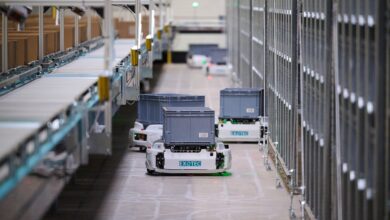 Renault’s digital transformation continues with autonomous picking robots