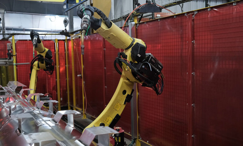 Robotic welding system boosts Smoker Craft’s production – Indianapolis Business Journal Robotic welding system boosts Smoker Craft’s production – Indianapolis Business Journal