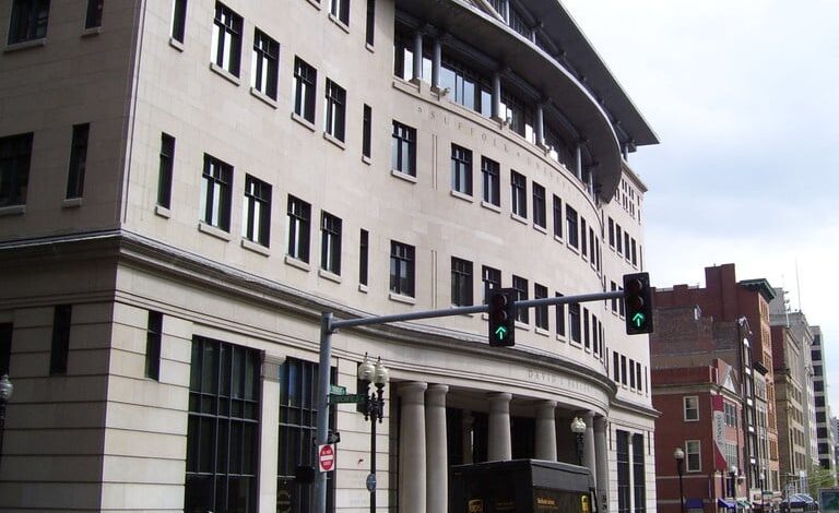 Suffolk Law School, Wolters Kluwer Partner for Gen AI Prompting Challenge Suffolk Law School, Wolters Kluwer Partner for Gen AI Prompting Challenge
