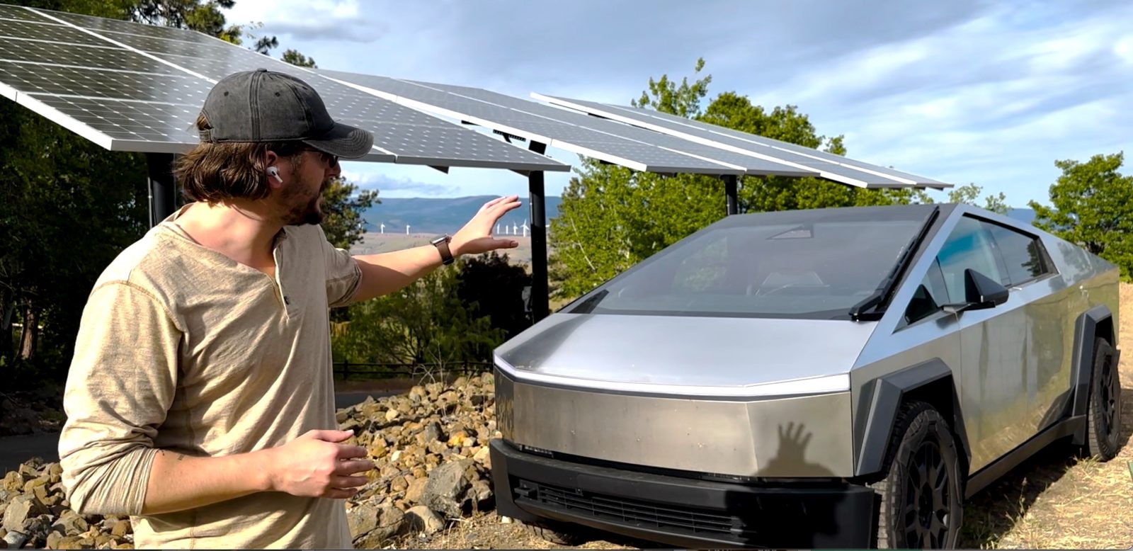 Tesla Cybertruck hero