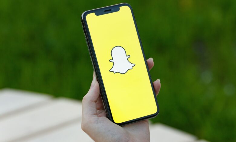 5 Generative AI Features You Can Use on Snapchat 5 Generative AI Features You Can Use on Snapchat