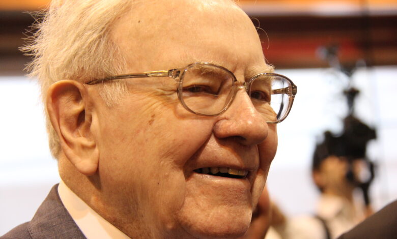 Billionaire Investor Warren Buffett Has 41% of Berkshire Hathaway’s 2 Billion Portfolio in 2 Unstoppable Artificial Intelligence (AI) Growth Stocks Billionaire Investor Warren Buffett Has 41% of Berkshire Hathaway’s 2 Billion Portfolio in 2 Unstoppable Artificial Intelligence (AI) Growth Stocks