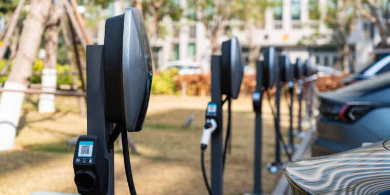 Why Americans aren’t buying more EVs Why Americans aren’t buying more EVs