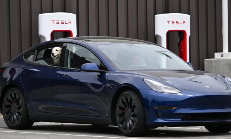 Poll shows that nearly half of all Americans won’t be buying an EV anytime soon Poll shows that nearly half of all Americans won’t be buying an EV anytime soon