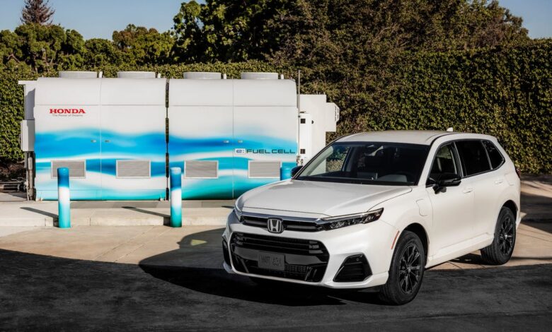 Honda has started building the first-of-its-kind CR-V e: FCEV Honda has started building the first-of-its-kind CR-V e: FCEV