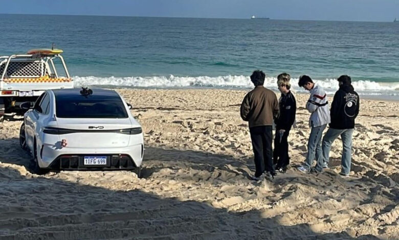 Electric car driver’s embarrassing mistake as BYD ends up bogged on popular beach Electric car driver’s embarrassing mistake as BYD ends up bogged on popular beach