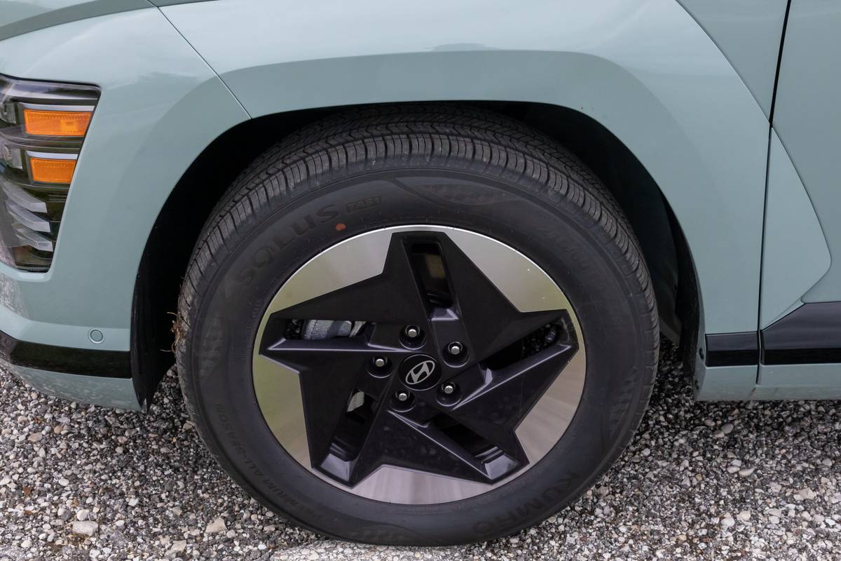 hyundai kona electric 2024 15 exterior wheel scaled jpg