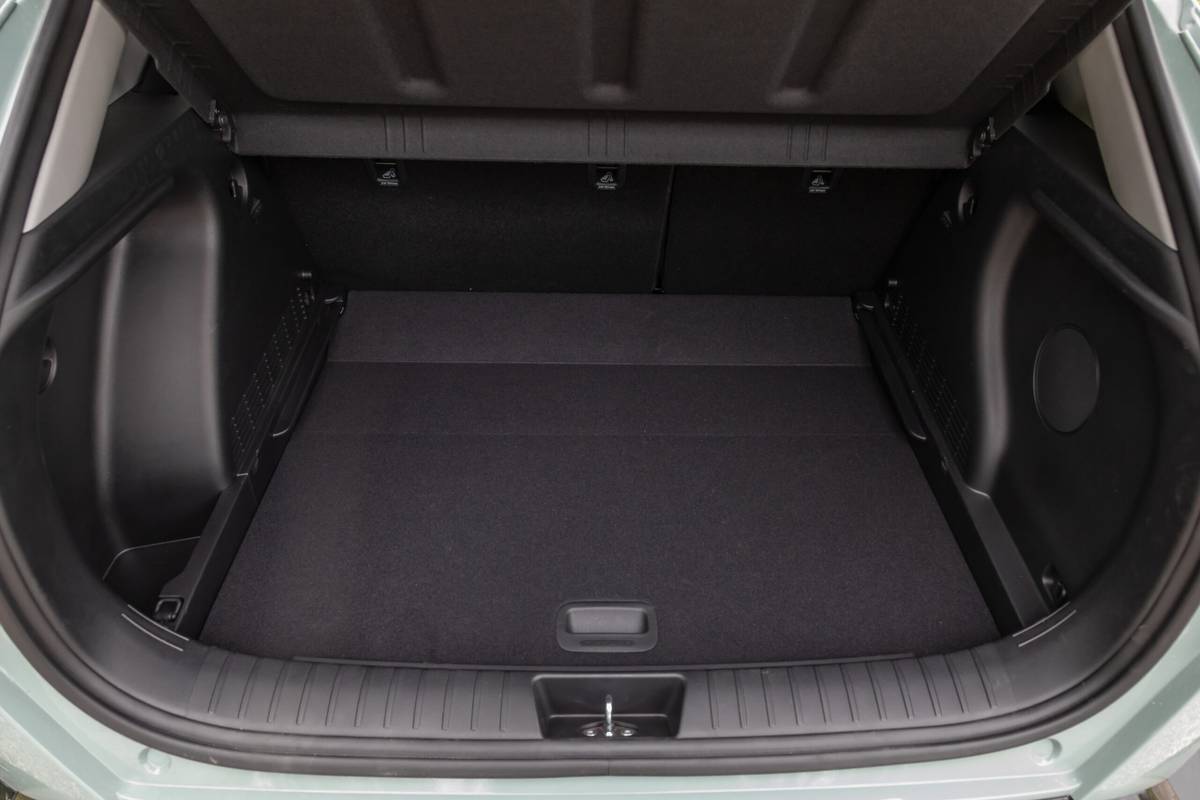 hyundai kona electric 2024 43 interior cargo scaled jpg