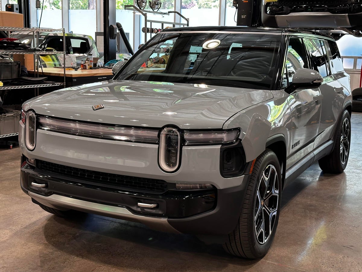 Rivian R1S