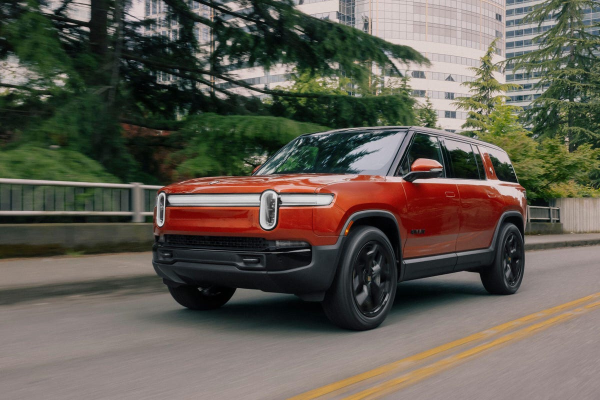 New Rivian R1S