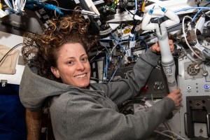 NASA astronaut and Expedition 70 Flight Engineer Loral O’Hara shows off the miniaturized in vivo robotic assistant (MIRA), which is Virtual Incision’s miniaturized robotic assisted surgery system, which was used to conduct a robotic surgery technology demonstration aboard the International Space Station. The hardware tests techniques for performing robotic surgery in microgravity using a miniature surgical robot that can be remotely controlled or teleoperated from Earth. Credit: NASA